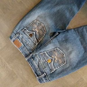 YMI embroidered Capri jeans